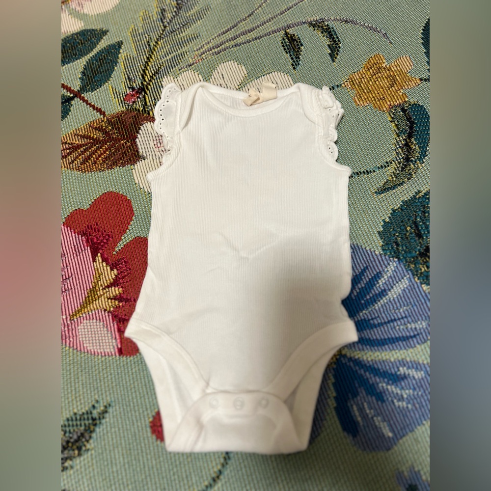 GAP White Eyelet Sleeve Bodysuit